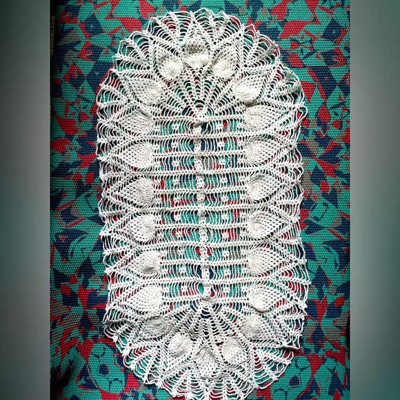 Vintage Handmade Doily / Altar Cloth - Picture 1 of 9